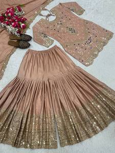 Nouvelle collection de designers modernes, vêtements de fête pour femmes indiennes/pakistanaises, RADHE EXPORTS, salwar kameez, travail de séquence brodé, rapide - Product Image 4