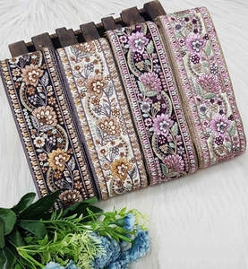 Rubans brodés à la machine et lacets en deux couleurs pour robes de mariée de 2.5 pouces de largeur. - Product Image 6