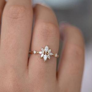 Belle bague en argent sterling 925 avec un cluster de diamants en moissanite taille marquise, bague à fleurs, coupe excellente, bijoux, meilleur cadeau pour elle - Product Image 5