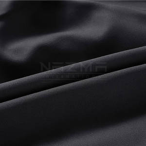 Pantalones cortos para hombre hechos a medida Nuevo estilo Color sólido High Street Casual Shorts 100% algodón Hecho en Pakistán - Product Image 5