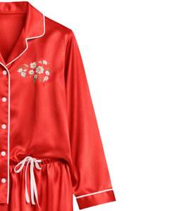 Ensemble de pyjama en satin de soie rouge brodé pour femmes, fabriqué par le fabricant, boutonné, manches longues, vêtements de nuit luxueux, doux, vêtements de détente - Product Image 2