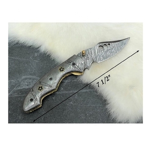 Cuchillo para acampar de acero de Damasco hecho a mano personalizado, OEM mango de madera de alta calidad, estilo de botón pulsador para bolsillo plegable, cuchillos de grado DIY - Product Image 1