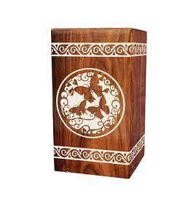 Vente en gros d'urnes funéraires en bois faites à la main de style américain urnes funéraires décoratives modernes pour hommes et femmes - Product Image 1