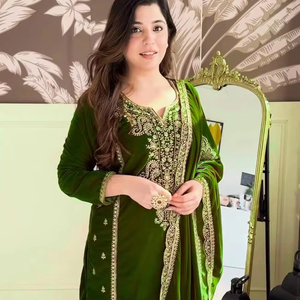 เสื้อผ้าอินเดียและปากีสถาน ซัลวาร์ คามีซ - Product Image 1