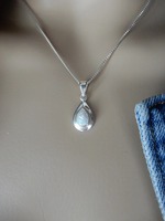 Collier pendentif opale blanche pour fiançailles, pierre de naissance d'octobre, forme poire, chaîne classique, plaqué or 14 carats, motif amoureux chrétien