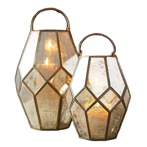 Bougeoir décoratif en métal et fer pour la maison et l'hôtel Bougeoir en verre découpé en métal Lanterne à bougie en laiton de finition antique faite à la main - Product Image 6