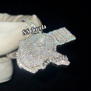 Entièrement glacé personnalisé VVS1 Moissanite pendentif fait à la main plaqué rhodium 925 argent griffe réglage Hip Hop collier pour hommes rappeur cadeau - Product Image 3