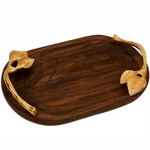 Bandeja de servicio de madera con mango de metal Características decorativas de latón de acero inoxidable para uso doméstico - Product Image 4