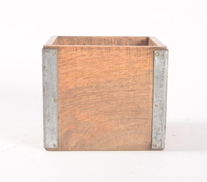 Boîte de rangement en bois de manguier coupée à la main avec bords en métal Fabricant personnalisé Vente en gros directe d'usine - Product Image 3