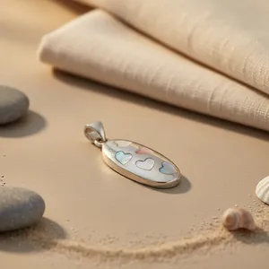 Colgante de Corazón de Plata 925 con Incrustaciones de Madreperla, Amuleto Romántico para Uso Diario, Joyería Unisex - Product Image 1