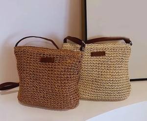 NOUVEAU Sac à bandoulière de plage en paille tressée bohème - Product Image 1