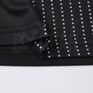 ชุดฟุตบอลพิมพ์ชื่อและโลโก้ตามสั่งเหมาะสำหรับทีมกีฬาและคลับ - Product Image 6