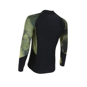 Vêtements de sport de haute qualité personnalisés OEM Rashguard MMA de compression pour hommes court et anti-UV UPF50 Protection de compression imprimée par sublimation - Product Image 4