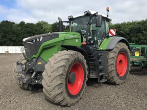 Tractores Fendtt 900 Vario Usados con Transmisión Continuamente Variable (CVT) VarioDrive de Alta Potencia en Venta - Product Image 5