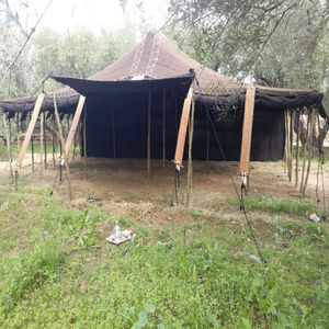 Tiendas de campaña de pelo de cabra del Sahara: refugios tradicionales nómadas del desierto adaptados al clima, la cultura y la vida sostenible en el norte de África - Product Image 1