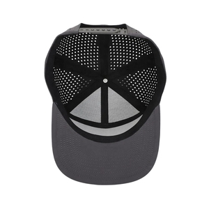 Gorra de Golf Personalizada de 7 Paneles con Logotipo de Silicona Personalizado, Orificios Cortados con Láser, Gorra Snapback de Golf, Fábrica Injae Vina Vietnam VN - Product Image 4