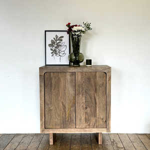 Aparador de 2 puertas de madera maciza de mango Livia en nogal - Product Image 2