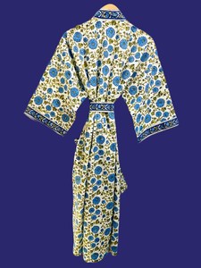 Robe kimono bohème grande taille à imprimé floral bleu, longue et légère, idéale pour le spa, cadeau - Product Image 5
