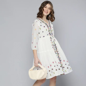 Robe brodée à la main pour femmes, vêtements de Style ethnique, manches 3/4, col en V, bohème, coton, robe longue mi-longue, dernière collection - Product Image 1