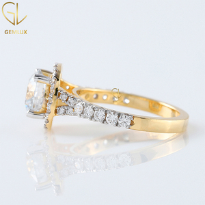 Anillo de compromiso de halo de diamante de moissanita con corte de cojín de Venta caliente, solitario de vástago dividido con anillo de acento para mujer - Product Image 5