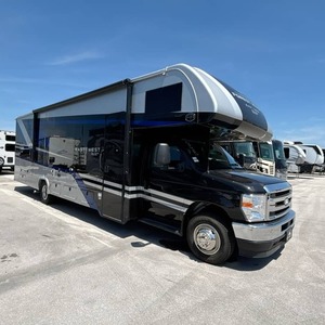 Vendedor Verificado de E-a-s-t To W-e-s-t C-o-l-l-e-g-e A-v-e-n-u-e 2951OK Usado del 2026, Listo para Viajar - Product Image 1