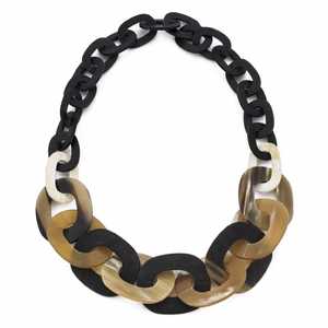 MN EXPORTS Collier chaîne à maillons en forme de cœur en corne de buffle naturelle, fait main, léger, bijou de déclaration, référence MNE-444 - Product Image 1