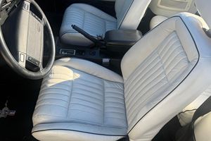 Ford Mustang LX 5.0 Convertible Edición Verano de 1992, Usado, 51800 Millas, Transmisión Manual de 5 Velocidades, Motor V8, Sin Modificaciones - Product Image 5