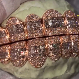 Dientes de plata 925 personalizados de Hip Hop para hombre Grillz Iced out Moissanite Diamond Grillz Teeth on White Gold Chain Best Price Jewelry - Product Image 3