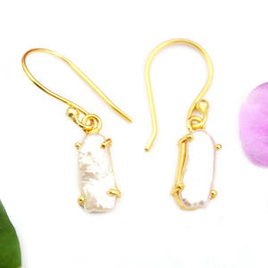 Perla de agua dulce Natural de moda real, pendiente de gota de ajuste chapado en oro de 24 quilates para mujeres y niñas, Joyería Al por mayor para la India - Product Image 1