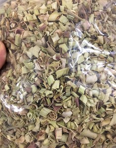Herbe de citronnelle séchée, ingrédient de tisane, matière première végétale naturelle pour la préparation et l'exportation, emballage en vrac pour la vente en gros - Product Image 1