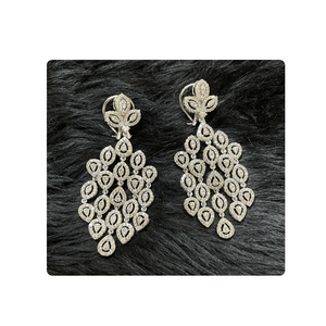 Vente à l'exportation Collection de luxe Boucles d'oreilles en diamant véritable pour les filles Fête Mariage Occasions spéciales Porter des bijoux de l'Inde - Product Image 4