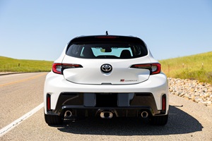 2023 USED GR C0-R0-LLA M0-RI-Z0 Edition Low Mileage Sound Engine R18 Tyre Panoramic Sunroof LED Headlights Ready to Ship - Product Image 5