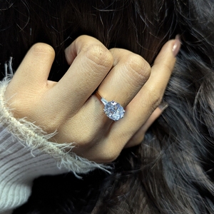 Anillos de Compromiso de Moissanita con Corte Ovalado Personalizados al por Mayor, Piedras Laterales con Certificación GIA, Anillos de Plata de Ley 925 de Moda - Product Image 3