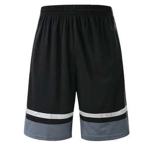 Shorts de basket-ball noirs personnalisés avec bande blanche, tissu en maille respirant, taille élastique, vêtements d'entraînement athlétique, vêtements de football américain - Product Image 1