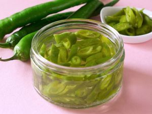 พริกเขียวดองแบบพรีเมี่ยมจากเวียดนามส่งออกจำนวนมากและมีป้ายกำกับส่วนตัว - Product Image 3