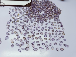 Lote de Gemas de Ametrina Natural Suelta de Alta Calidad Hechas a Mano, Corte Mixto Bicolor, Suministros a Granel para Joyería Fina, Precio al por Mayor - Product Image 2