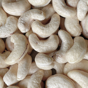 Noix de cajou brutes Noix de cajou Prix W320 Noix de cajou exportées vers Dubaï, l'UE, le Moyen-Orient - Product Image 1