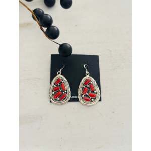 Boucles d'oreilles pendantes Julia Etsitty en or 18 carats, corail et argent sterling avec diamant et perle plaquées or pour mariage ou cadeau - Product Image 1