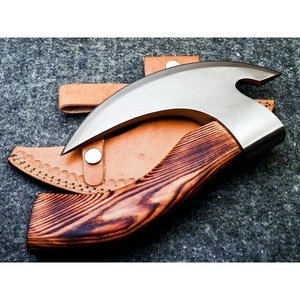 Hacha cortadora de Pizza de acero inoxidable negro forjado a mano de alta calidad Uso de cocina-Rebanada con estilo Hacha de Pizza hecha a mano - Product Image 3