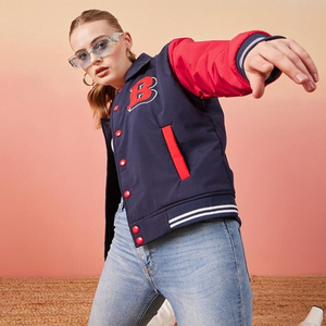Veste en vrac unie bleue et noire pour femmes, veste de collège Versity en molleton, veste de baseball Letterman Varsity en vente de gros - Product Image 5