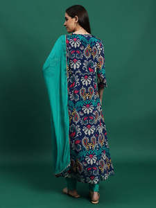 Colección Étnica Exclusiva de Diseñador para Mujer, Traje de Fiesta Azul con Bordado, Anarkali de Poliéster para Verano, Kurta, Pantalón y Dupatta - Product Image 2
