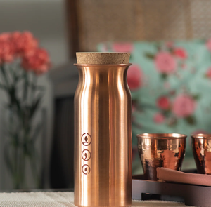 Bouteille Aqua de table Une bouteille d'eau en cuivre facile à saisir et à siroter pour la table de travail - Product Image 3