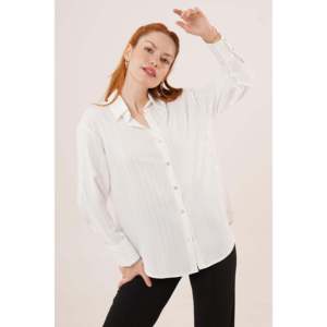 Blusa de Poliéster con Botones y Rayas Blancas y Plateadas para Mujer, Marca Lustrin, para Venta al Por Mayor - Elegante Top de Manga Larga - Product Image 4