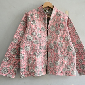 Veste d'hiver pour femme en coton imprimé à la main en Inde, design réversible, fabrication artisanale, écologique, fermeture à boutons, doublure en coton - Product Image 2