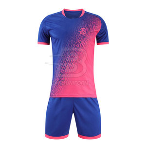 Maillot de football personnalisé en gros pour adultes – Ensemble respirant en polyester avec impression numérique par sublimation - Product Image 1