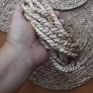 Corde de jacinthe d'eau en fibre tissée à la main Matériau durable pour l'artisanat tissé à motif brut pour paniers faits à la main et décoration intérieure - Product Image 3