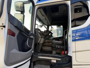 Nuevo/USADO SCA NIA R580 8X4 DIÉSEL COLOR BLANCO Transmisión Automática Norma de Emisiones Euro 6 427KW - 581HP - Product Image 2