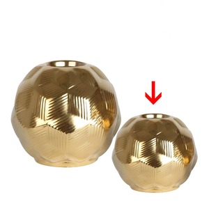 Porte-bougie en métal doré élégant, centre de table contemporain pour la chambre à coucher, la table de chevet ou le bureau - Product Image 1