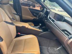 Lexus ES 350 Sedán 2021 Usado, Rentable, Bajo Kilometraje, Tracción Delantera - Product Image 3