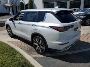 Mitsubishi Outlander SE FWD 2025 d'occasion en excellent état et abordable - Product Image 6